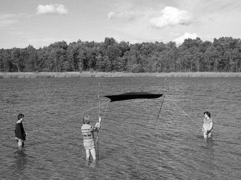 Katharina-Raehmi_Baldachin_Installation_1983_Chatzensee_02